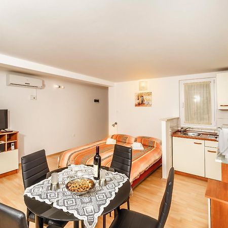 Apartmani Amila-Pisak Exterior foto