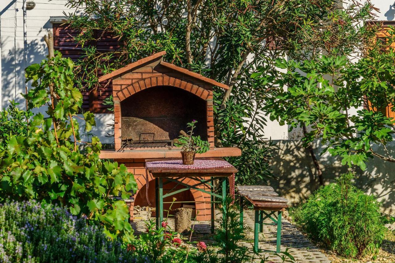 Apartmani Amila-Pisak Exterior foto
